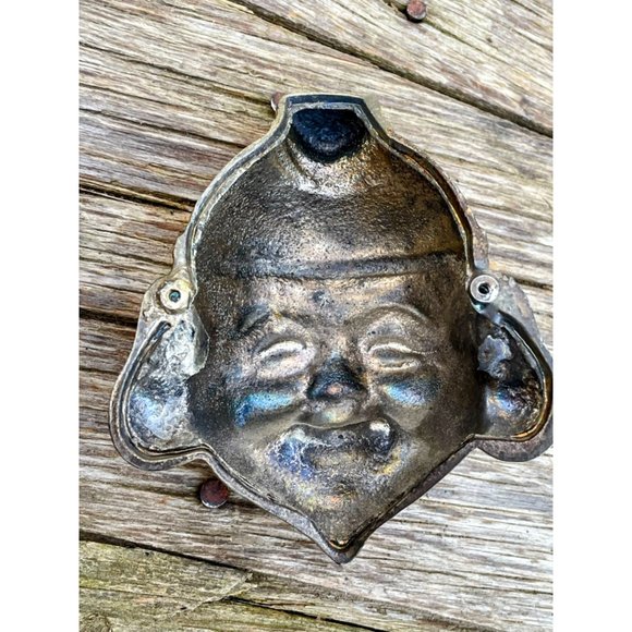 Vintage Gold Metal Asian Men Smiling Faces Wall Decor - Picture 10 of 16